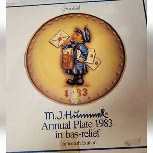 Vintage M.J. Hummel 1983 postman plate